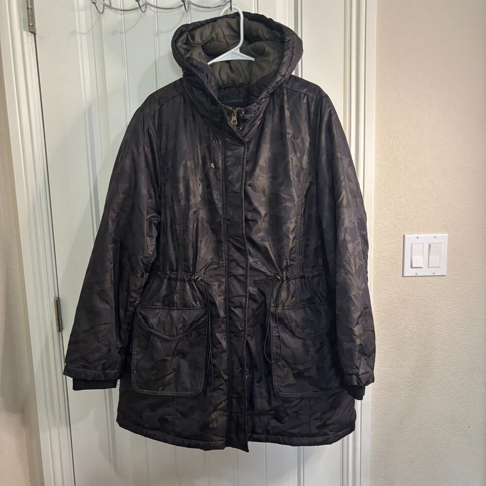 Torrid womens camo puffer parka jacket w/hood sze 3